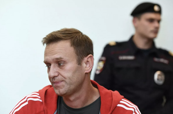 Почему Навальный может себе позволить оскорбить ветерана войны