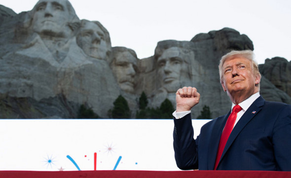 White House (США): речь президента Трампа в Южной Дакоте по случаю салюта у горы Рашмор в 2020 году