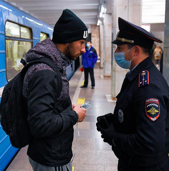 С сентября более 46 тысяч москвичей оштрафовали за нарушение масочно-перчаточного режима