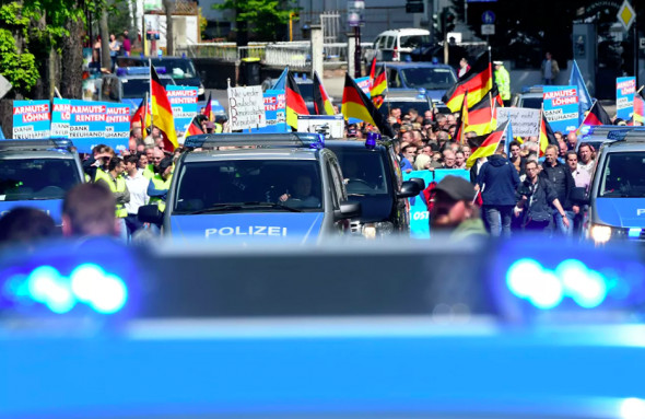 Германия предлагает России альтернативу Меркель и Навальному