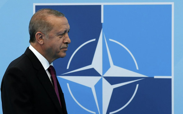 «Изменить поведение Турции». За что Запад наказывает Эрдогана