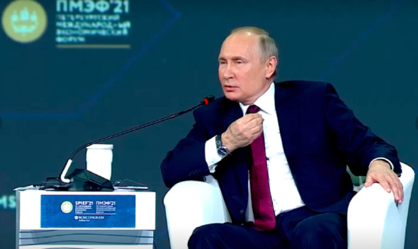 Путин: Санкции для нас - загадка, падение доходов населения - не катастрофа