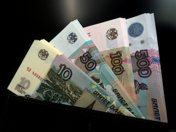 Политики предложили повысить МРОТ до 30 тыс. рублей