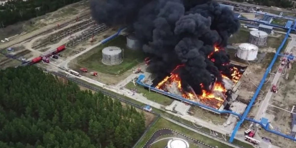 Резервуары с ГСМ под Брянском загорелись после атаки беспилотника