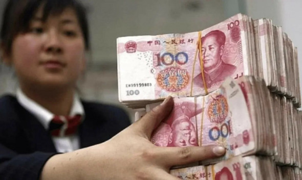 Доллар умирает, да здравствует юань? Китай не прочь превратить юань в главную мировую валюту