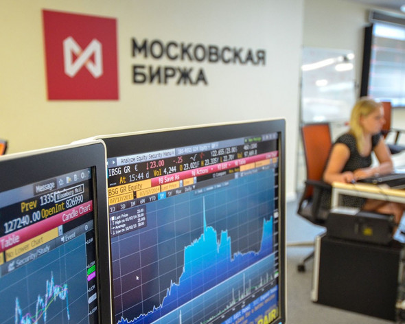 МосБиржа зафиксировала резкий скачок спроса на валюту