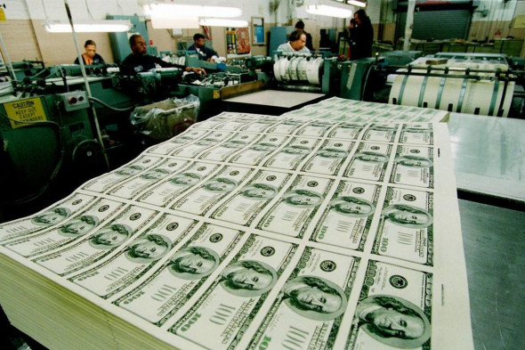 Печатный станок США увеличил объем наличных долларов на 39%