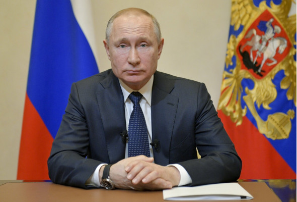 Путин потребовал от губернаторов, чтобы россияне рожали и любили власть
