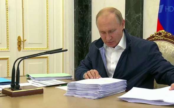 Нарышкин рассказал, как Путин подробно работает с документами от СВР
