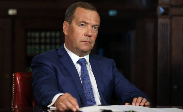 Медведев: Этнических анклавов в России быть не должно