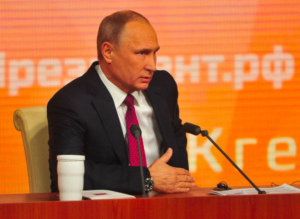Путин поручил кабмину разработать план по борьбе со штаммом «омикрон»