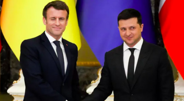 Макрон собрался в Киев: за эскалацию кризиса заплатят французы