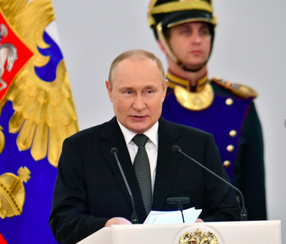 Путин поздравил жителей страны с Днем России