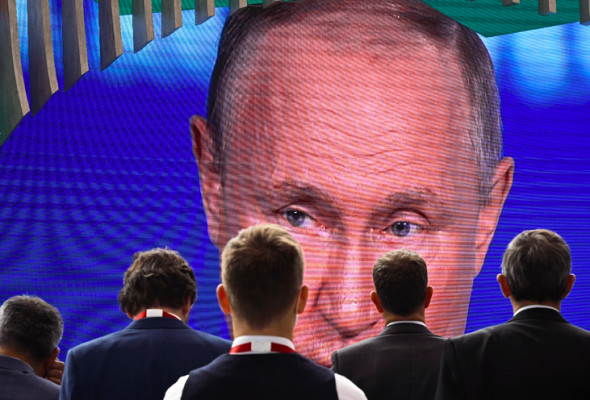 Кому принадлежит Россия, кто формирует реальную политику в стране?