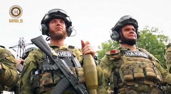 «На Киев»: видео бойцов с такими нашивками опубликовал Рамзан Кадыров
