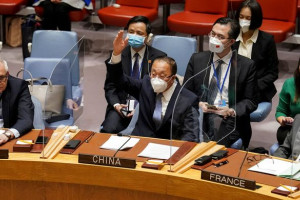 Китай обвинил США в передаче ядерного оружия неядерным странам