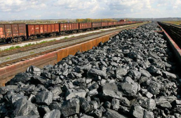 Азия скупает уголь из РФ, но добыча топлива в России снижается