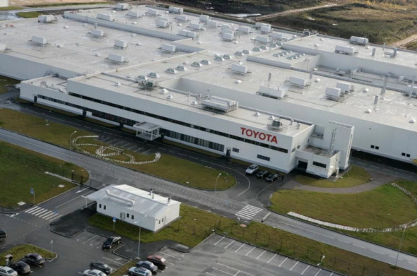 Казахстан уговаривает Toyota перенести производство из России в их страну