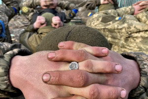 35 тысяч украинских солдат уже стали европейцами. Одной почкой