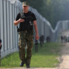 Польша начнет строить забор на границе с Россией