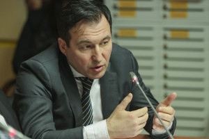 Дмитрий Гусев: необходимо увеличить зарплаты всем бюджетникам на 20%